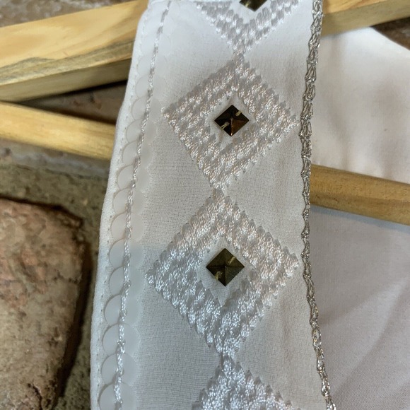 White House Black Market White Layered Embroidered Tank Blouse Size 2 - Picture 5 of 10